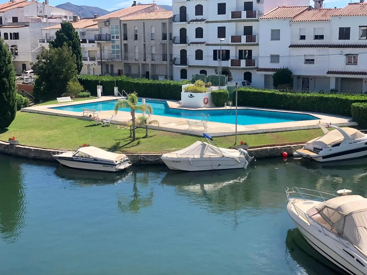PORT SOTAVENT 2C - Apartamento en la Marina de Empuriabrava - piscina comunitaria, - parking - vistas al canal - cerca centro y playa