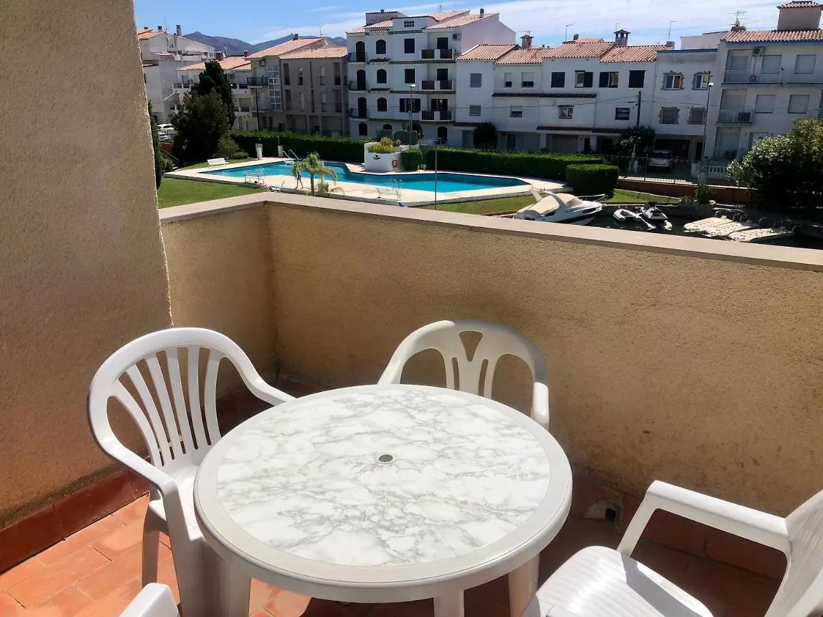 PORT SOTAVENT 2C - Apartamento en la Marina de Empuriabrava - piscina comunitaria, - parking - vistas al canal - cerca centro y playa